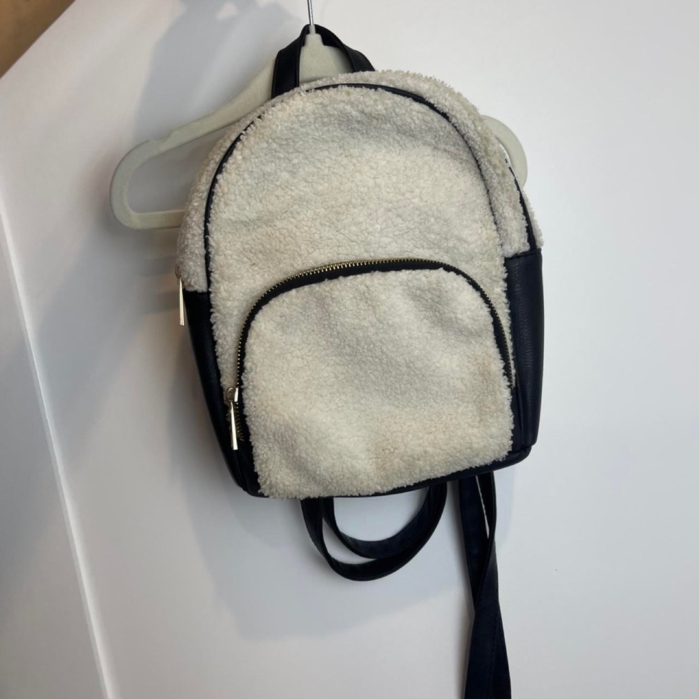 Cream Sherpa Mini Backpack 🖤 - Picture 7 of 7